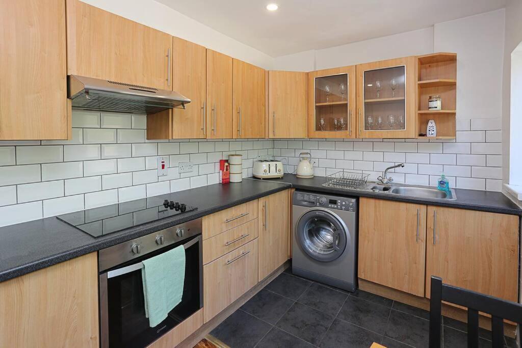 2 Bedroom House In Belfast With Garden Экстерьер фото