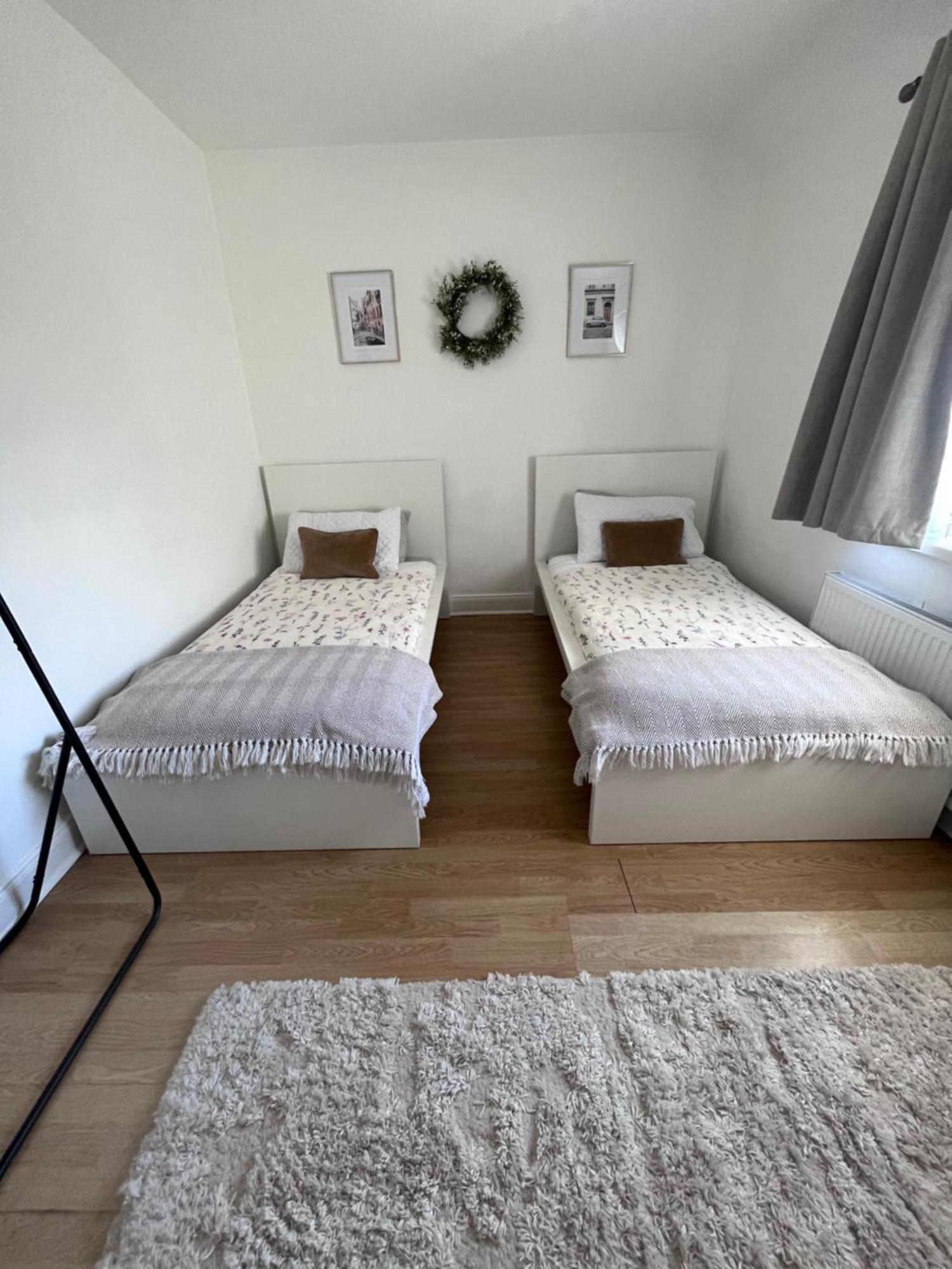 2 Bedroom House In Belfast With Garden Экстерьер фото